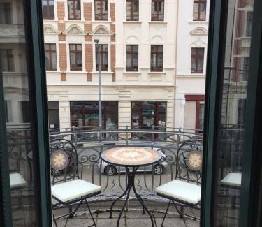 Sudstadt Apartment | Guest Rated: 9.3 at Amelia Ferienwohnung - Family Friendly Stay
