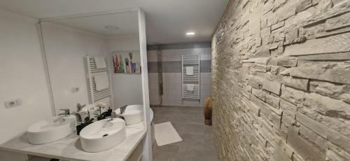 Ocna Mures Apartment | Top-Rated Amely Apartment: Family-Friendly Retreat