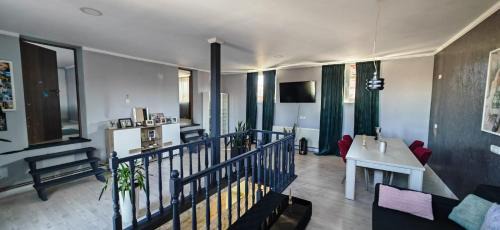 Ocna Mures Apartment | Top-Rated Amely Apartment: Family-Friendly Retreat