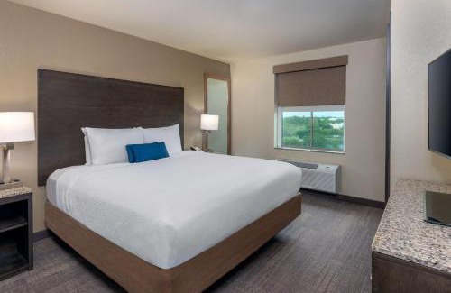 Fruitville Hotel | Top-Rated Oceanfront Stay at Ameniti Bay - Best Western