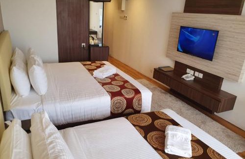 Bandar Penawar Hotel | Relaxing AMERALD RESORT HOTEL DESARU with Oceanfront Views
