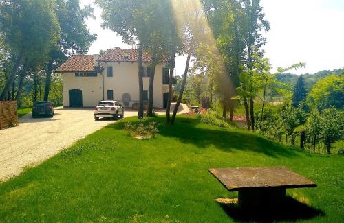 Pocapaglia Bed & Breakfast | Experience Comfort at America Nei Boschi B&B - 9/10 Rated