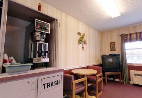 Athens Hotel | Budget-Friendly Stay at America's Best Value Inn-Athens
