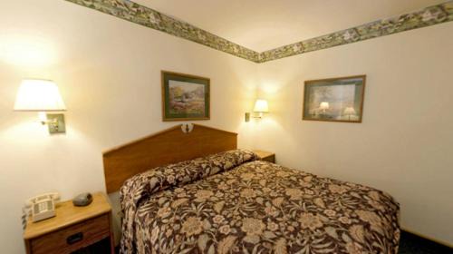 Litchfield Hotel | Budget-Friendly Stay at America's Best Value Inn Litchfield