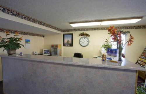 Litchfield Hotel | Budget-Friendly Stay at America's Best Value Inn Litchfield