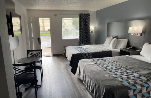 Paducah Hotel | Budget-Friendly American Inn with Free Breakfast & Kitchen