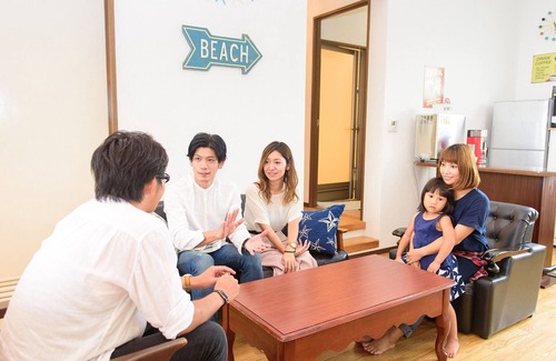 Chatan Apartment | Modern American Retreat with Kitchen and Breakfast in Okinawa