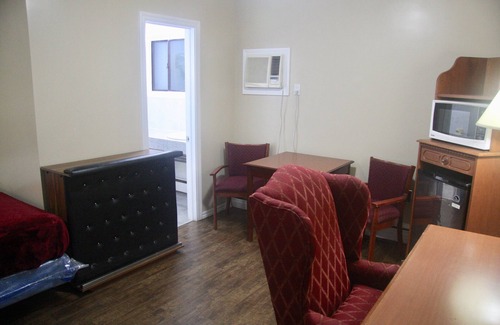 Argyle Hotel | Family-Friendly American Plaza Motel with Spa & Breakfast