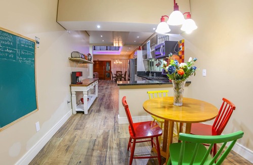Barra de Ibiraquera House | Discover the American Style House with Pool & Family Amenities