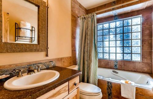 Breckenridge House | Elegant American Way Chalet with Hot Tub & Family-Friendly Vibe
