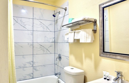 Oak Park - Northwood Hotel | Budget-Friendly Stay at Americas Best Value Inn San Antonio