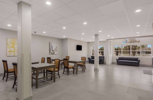 Lake Charles Hotel | Explore Comfort at Americas Best Value Inn & Suites Lake Charles