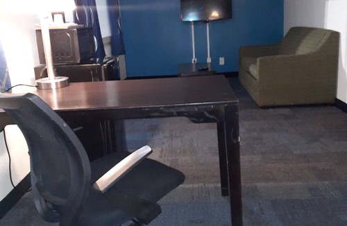 Phenix City Hotel | Comfortable Stay at Americas Best Value Inn & Suites