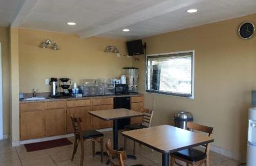 Schulenburg Hotel | Comfortable Stay at Americas Best Value Inn Schulenburg