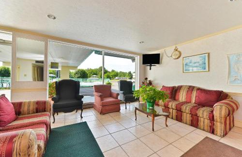 South Boston Hotel | Cozy Americas Best Value Inn: Pet-Friendly Retreat in South Boston