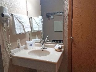 Bismarck Hotel | Pet-Friendly Stay at Americas Best Value Inn Bismarck