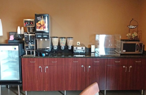 Big Lake Hotel | Comfortable Stay at Americas Best Value Inn Big Lake Becker
