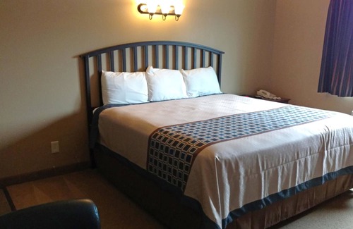 Big Lake Hotel | Comfortable Stay at Americas Best Value Inn Big Lake Becker