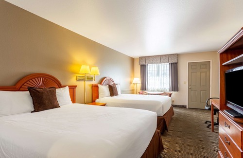 Burns Hotel | Comfort Meets Convenience at Americas Best Value Inn Burns