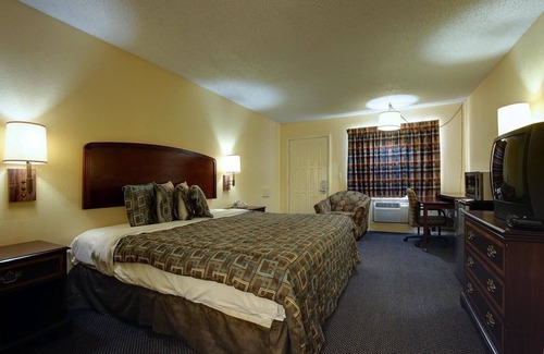 Comanche Hotel | Budget-Friendly Stay at Americas Best Value Inn Comanche