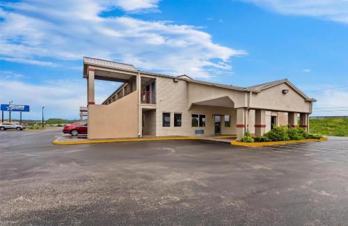 Grayson Hotel | Discover Pet-Friendly Comfort at Americas Best Value Inn