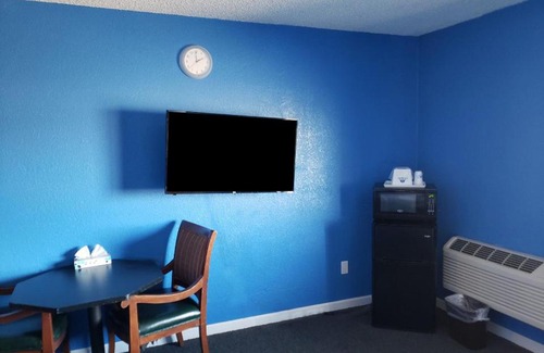 Evans Hotel | Budget-Friendly Stay at Americas Best Value Inn Greeley