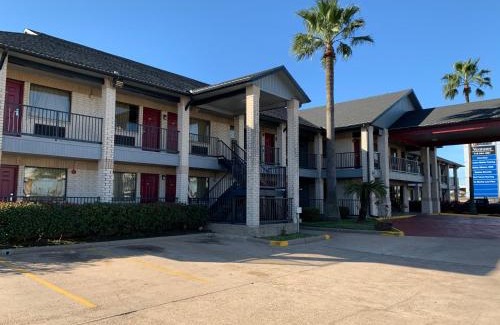 Southeast Houston Hotel | Convenient Stay at Americas Best Value Inn Hobby Airport