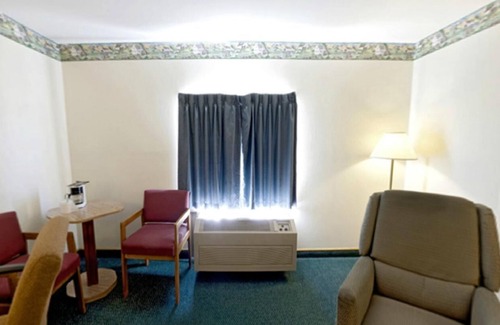 Litchfield Hotel | Budget-Friendly Stay at Americas Best Value Inn Litchfield