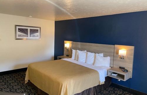 Roosevelt Hotel | Pet-Friendly Stay at Americas Best Value Inn Roosevelt/Ballard