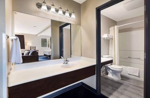 Sparks Hotel | Discover Americas Best Value Inn Sparks with Pool & Spa