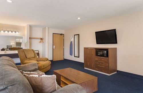 Sparks Hotel | Discover Americas Best Value Inn Sparks with Pool & Spa