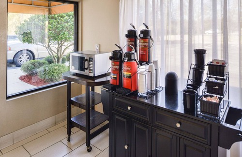 Bastrop Hotel | Discover Americas Best Value Inn & Suites in Bastrop