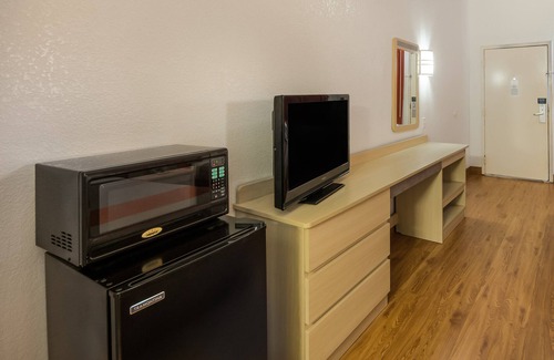 Humble Hotel | Budget-Friendly OYO Hotel Houston near IAH Airport & HWY 59