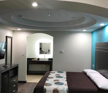 Spring Hotel | Comfortable Stay at Americas Best Value Inn & Suites