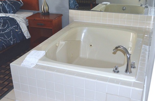 St. Cloud Hotel | Budget-Friendly Americas Best Value Inn & Suites St. Cloud