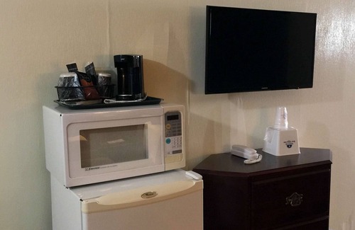 Macon Hotel | Comfortable Stay at Americas Best Value Inn & Suites Macon