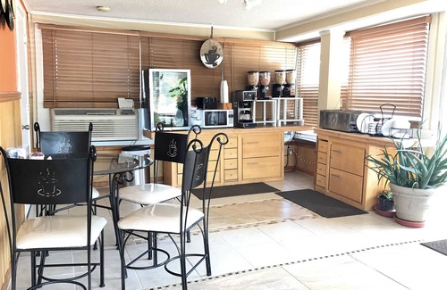 Macon Hotel | Comfortable Stay at Americas Best Value Inn & Suites Macon