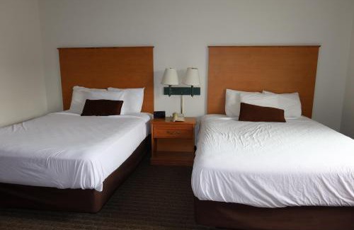 Annandale Hotel | Top-Rated Americas Best Value Inn with Pool & Hot Tub