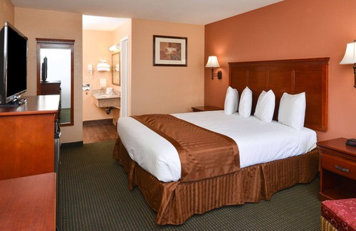 Bakersfield Hotel | Comfort and Convenience at Americas Best Value Inn & Suites