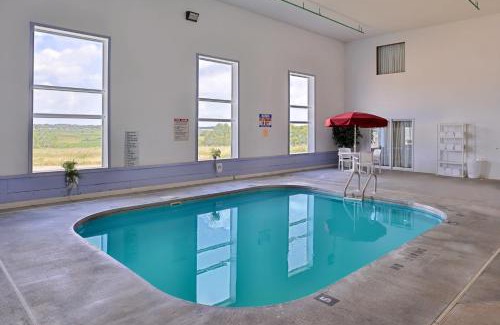 Clear Lake Hotel | Pet-Friendly Retreat at Americas Best Value Inn & Suites