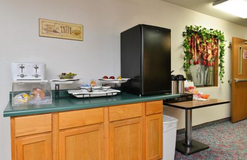 Clear Lake Hotel | Pet-Friendly Retreat at Americas Best Value Inn & Suites