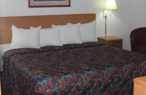 Grand Forks Hotel | Budget-Friendly Americas Best Value Inn in Grand Forks