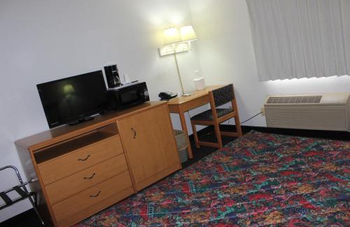 Grand Forks Hotel | Budget-Friendly Americas Best Value Inn in Grand Forks