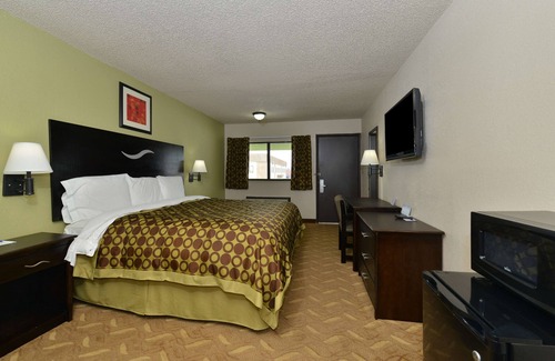 Independence Hotel | Convenient Stay at Americas Best Value Inn Kansas City E