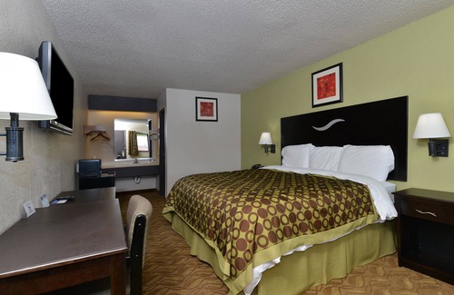 Independence Hotel | Convenient Stay at Americas Best Value Inn Kansas City E