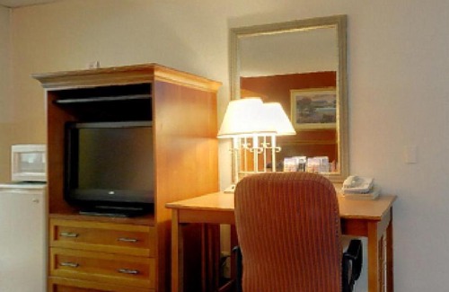 Weatherford Hotel | Budget-Friendly Stay at Americas Best Value Inn Weatherford
