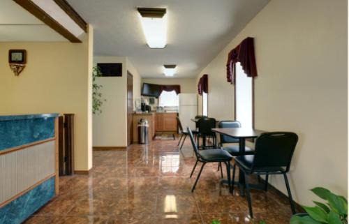 Weatherford Hotel | Budget-Friendly Stay at Americas Best Value Inn Weatherford