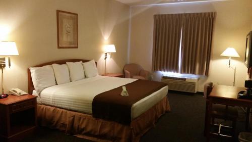 Westmorland Hotel | Pet-Friendly Americas Best Value Inn with Pool & Spa