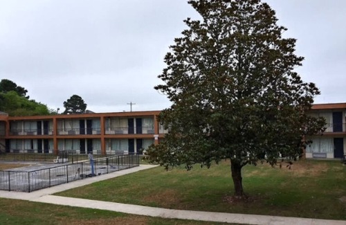 Wilson Apartment | Convenient 2-Bedroom Accommodation at Americas Best Value Inn