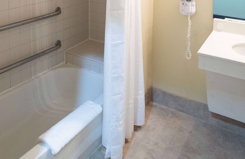 West Point Hotel | Comfortable Stay at Americas Best Value Inn in West Point